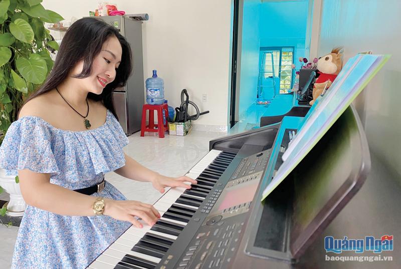 Trần Xuân An Nhiên luôn đam mê sáng tác nhạc.  Ảnh: TRUNG ÂN