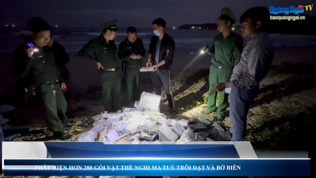 Video: Phát hiện hơn 280 gói vật thể nghi ma túy trôi dạt vào bờ biển
