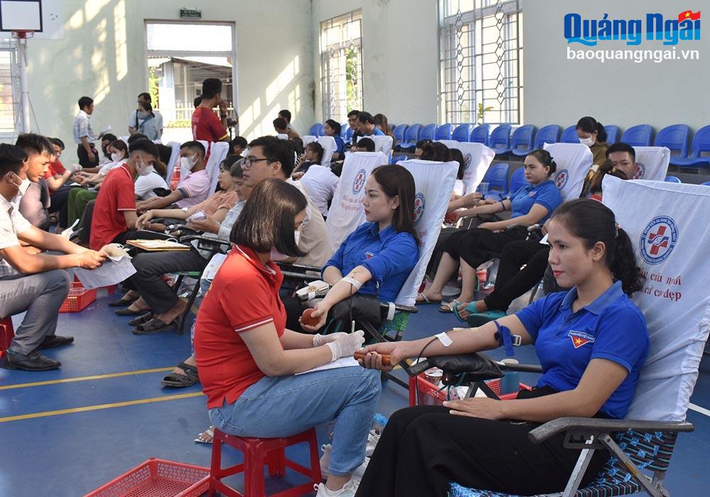 Sơn Hà, trên 600 người tham gia hiến máu tình nguyện