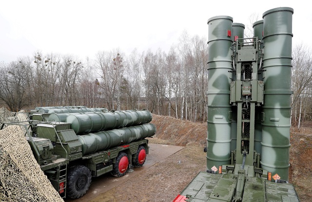 Nga điều thêm khí tài quân sự đến sát vách NATO