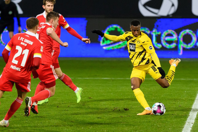 Vòng 13 Bundesliga: Moukoko tạo nên lịch sử, Dortmund vẫn bại trận trước Union Berlin