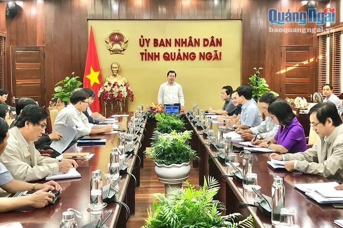 Chủ tịch UBND tỉnh Đặng Văn Minh làm việc với Sở Y tế