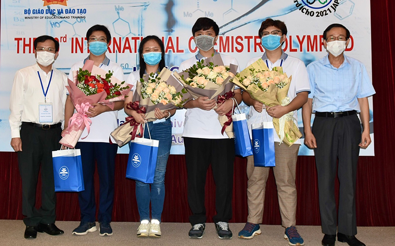 Việt Nam đoạt 3 Huy chương vàng Olympic Hóa học quốc tế