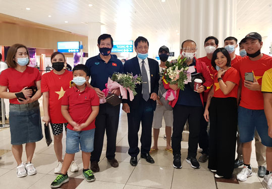Tuyển Việt Nam đến UAE, sẵn sàng đấu Trung Quốc