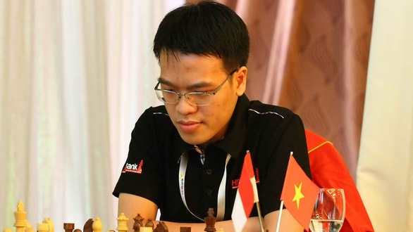 Lê Quang Liêm thắng sốc 'vua cờ' Magnus Carlsen sau 4 ván căng thẳng