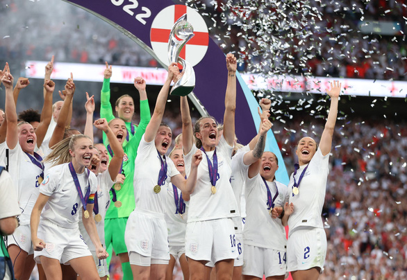 Đánh bại Đức sau 120 phút, tuyển nữ Anh lần đầu tiên vô địch châu Âu