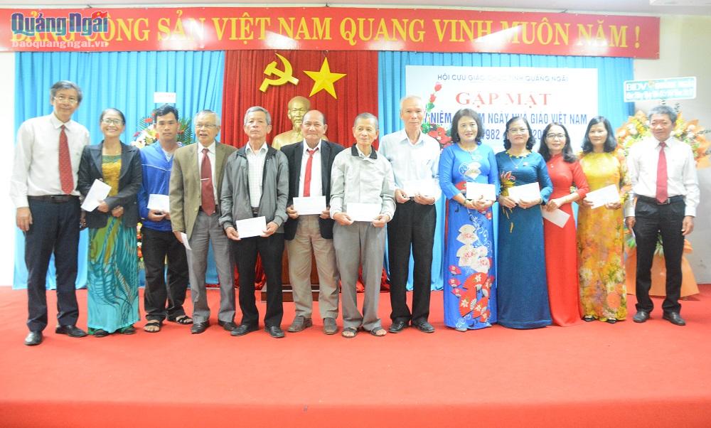 Hội Cựu giáo chức tỉnh gặp mặt kỷ niệm 40 năm Ngày Nhà giáo Việt Nam