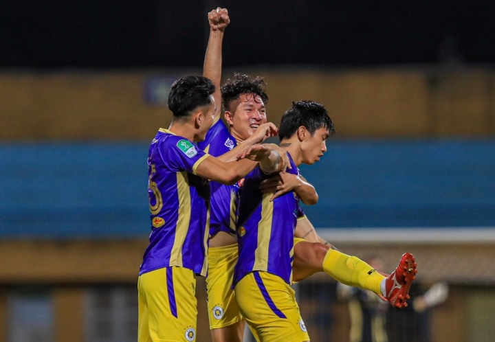 Văn Hậu, Thái Quý đua nhau sút xa hơn 40m ghi bàn, Hà Nội FC giành Cúp Quốc gia